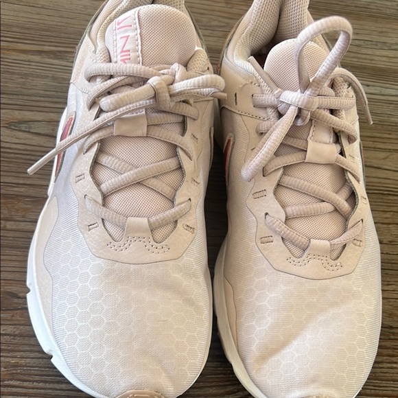 Nike  Sneakers size 8.5 - Picture 2 of 9